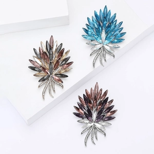 Elegant Alloy Rhinestone Torch Flower Brooch For Women High Grade Suit Overcoat Corset Breastpin Vintage Fashion Jewelry