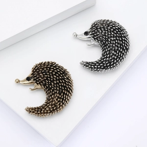 Vintage Alloy Enamel Hedgehog Brooch For Women Rhinestone Eye Animal Shape Suit Sweater Lapel Pin Fashion Jewelry Accessories