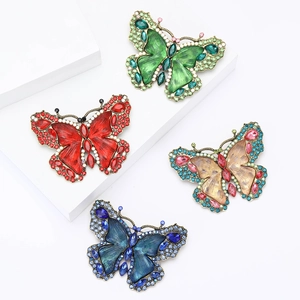 Vintage Alloy Rhinestone Butterfly Brooch High-End Fashion Women Clothing Jewelry Pins Elegant Corsage Accessory Gift