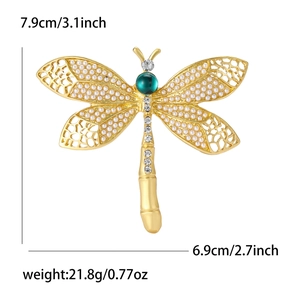 Broche libellule vintage dorée avec perles et pierre émeraude pour vestes de femmes