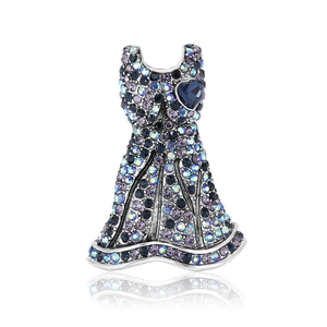 Broche robe en strass étincelants avec cœur bleu sur une base en alliage argenté