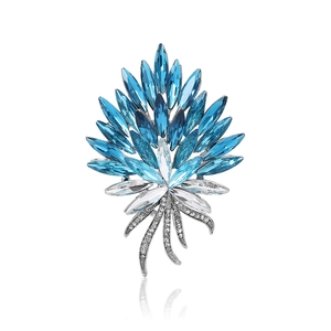 Elegant fan-shaped alloy brooch with blue and clear crystals for women suit
