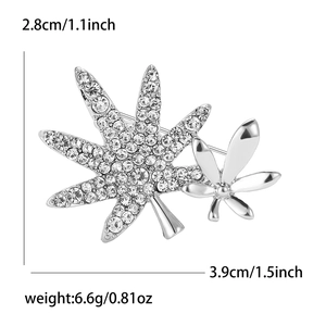 Elegante spilla a foglia d'acero argento con strass, dimensioni 3,9 cm x 2,8 cm