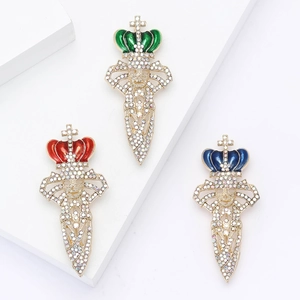 Vintage Gothic Alloy Skull Crown Sword Brooch For Men Women Rhinestone Inlaid Dagger Breastpin Suit Cardigan Accessories Jewelry Gift
