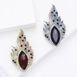 Vintage Alloy Rhinestone Feather Brooch Pin For Women Elegant Wing Shape Corsage Refined Clothing Accessory Jewelry Gift
