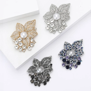 Broche Fleur Feuille en Alliage Vintage Avec Strass et Künstliche Perle d'Imitation Broche Élégante en Cristal Bijoux Pour Femme Banquet
