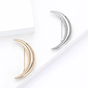 Fashion Alloy Smooth Crescent Moon Brooch For Women High Polish Metallic Suit Coat Corsage Pin Accessory Jewelry