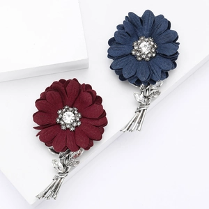 Vintage Flower Brooch Pin For Women Alloy Fabric Petals Rhinestone Accents Elegant Dress Suit Lapel Pin Jewelry Gift