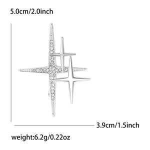 Spilla a stella dimensioni 5,0cm altezza e 3,9cm larghezza con strass luminosi
