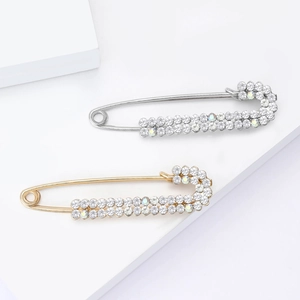 Fashion Alloy Rhinestone Safety Pin Brooch Exquisite Minimalist Gold Silver Plated Paperclip Breastpin Jewelry For Women Clothing Decoration
