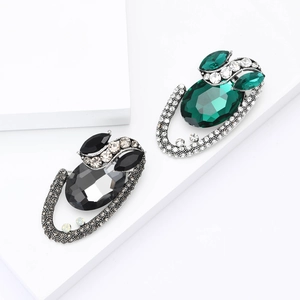 Vintage Alloy Crystal Oval Brooch For Women High Grade Elegant Rhinestone Inlaid Pin For Suits Sweaters Retro Fashion Jewelry