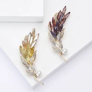 Elegant Alloy Rhinestone Feather Brooch With Faux Artificial Pearl Vintage Crystal Wheat Ear Pin For Women Suit Coat Jewelry