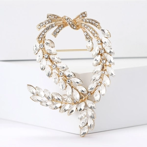Elegant gold alloy heart-shaped wheat brooch with sparkling crystals and diamonds