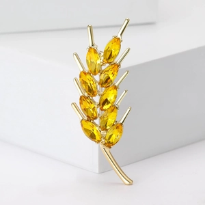 Broche épi de blé dorée avec des cristaux de zircon jaune étincelants en relief