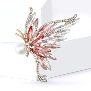 Broche papillon luxueuse en cristal avec alliage doré et perle pour robes de soirée chic