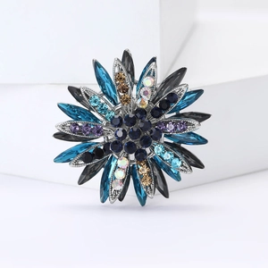 Vintage-Sonnenblumen-Brosche mit bunten Kristallen auf Silberbasis, eleganter Blumenschmuck