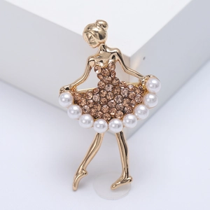 Spilla ballerina elegante placcata in oro con strass champagne e perle bianche