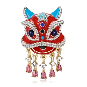 Exquise Broche de Danse du Lion Chinois en Alliage Émail Rouge Strass Pendentif Gland Épingle Bijoux de Mode pour Décor de Vêtements Unisexe