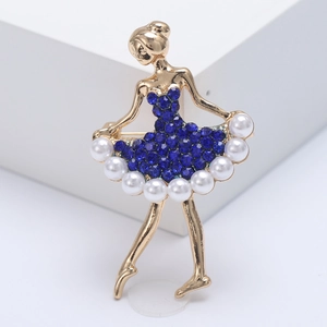 Spilla elegante ballerina dorata con strass blu scuro e dettagli di perle bianche