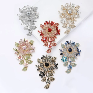 Luxury Alloy Rhinestone Flower Butterfly Brooch For Women Elegant Glass Crystal Floral Pin For Wedding Party Suit Accessory