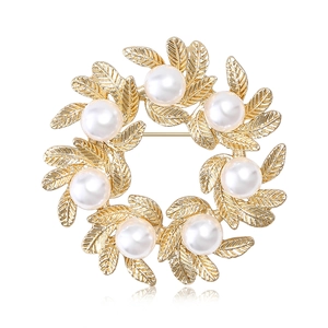 Elegant Alloy Faux Artificial Pearl Wreath Brooch Vintage Metal Leaf Flower Garland Pin For Women Daily Dress Accessories Jewelry