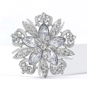 Elegant silver flower brooch with sparkling crystals and rhinestones for women's jewelry