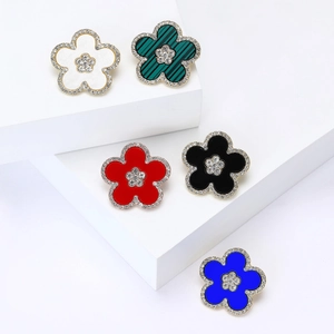 Elegant five-petal flower brooches in five colors with sparkling crystals and gold plating