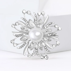 Élégante broche fleur en alliage avec une perle blanche et des strass étincelants