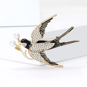 Eleganter Gold-Schwalben-Brosche mit Emaille, Kristallen und Perlen für Damen