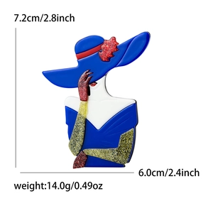 Detailed size measurement of a vintage acrylic Marilyn Monroe lady brooch with dimensions