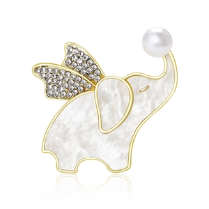 Cute Shell Elephant Brooch Pin With Wings Rhinestone Accents And Faux Artificial Pearl Fashion Animal Jewelry For Women Apparel Decor