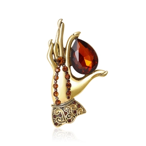 Vintage Alloy Hand Shaped Brooch Large Pear Rhinestone Gem Pin Electroplated Fashion Artistic Jewelry For Women Accessories