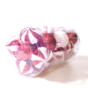 Weihnachtskugel-Set in Rot und Weiß mit Glitzerkugeln und Tropfenform in Klarsichtbox