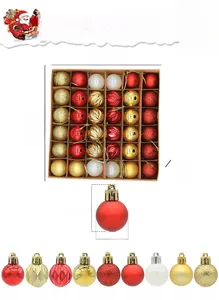 Dettaglio del set di 36 palline di Natale con texture opache e glitterate in vari colori