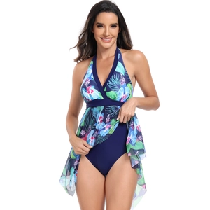 Tankini deux pièces à licou avec imprimé floral tropical et ourlet évasé fluide