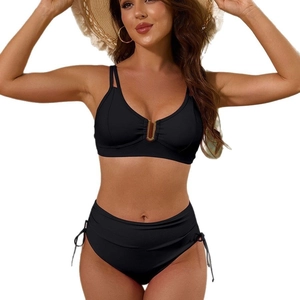 Bikini noir taille haute pour femme avec boucle en U dorée et cordons de serrage latéraux