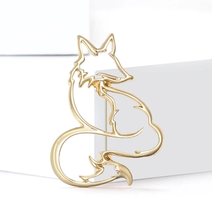 Elegant gold hollow fox brooch pin for women jackets with minimalist alloy cutout design