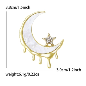 Broche lune et étoile dorée avec incrustation en nacre et cristaux, hauteur 3,8 cm