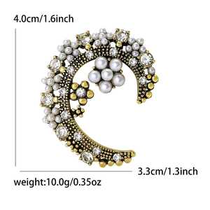 Broche croissant de lune vintage avec fleur en perles, dimensions 4,0x3,3cm et poids 10g