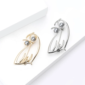 Broches hibou minimalistes élégantes en or et argent avec yeux en perles grises