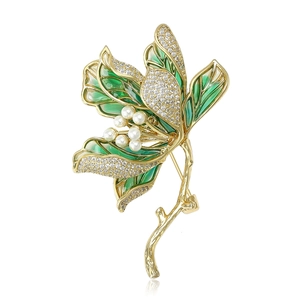 Vintage Enamel Lotus Flower Brooch Faux Artificial Pearl Rhinestone Alloy Gold Plated Floral Pin For Women Wedding Banquet Jewelry