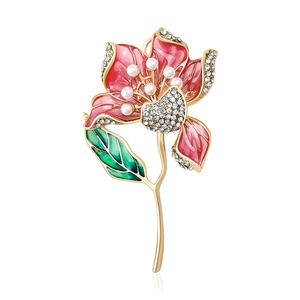 Broche en Émail Fleur d'Hibiscus pour Femme Alliage Künstliche Perle Strass Élégante Broche Florale pour Mariage Fête Navette Bijoux