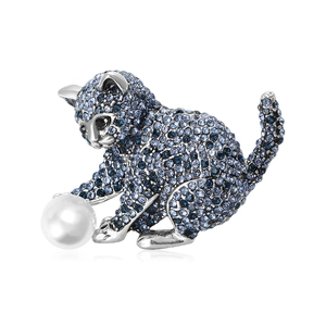 Broche chat scintillante avec cristaux bleus et perle blanche sur base en alliage argent