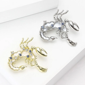 Set di spille a scorpione minimaliste in oro e argento con strass scintillanti