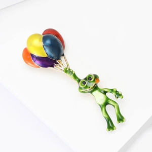 Charmante groene kikker met kleurrijke ballonnen emaille speld met gouden finish