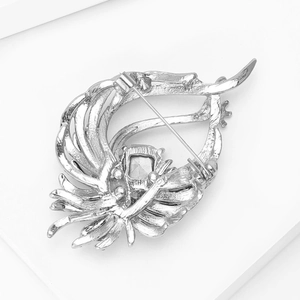 Squisita spilla a pavone argento con strass e elegante design ad ala radiante