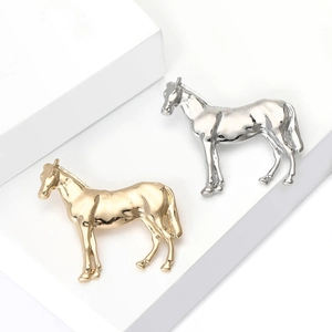 Minimalistische Pferde-Broschen aus Legierung in Gold und Silber mit polierter Oberfläche
