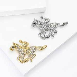 Luxus Legierung Strass Pferderennen Brosche Für Damen Herren Sportlich Reiter Reitsport Anstecknadel Mode Accessoires