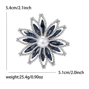 Élégante broche tournesol strass avec gemmes bleues et perle centrale 5,4cm x 5,1cm