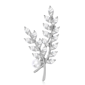 Élégante broche d'épi de blé argentée avec cristaux brillants et une perle blanche